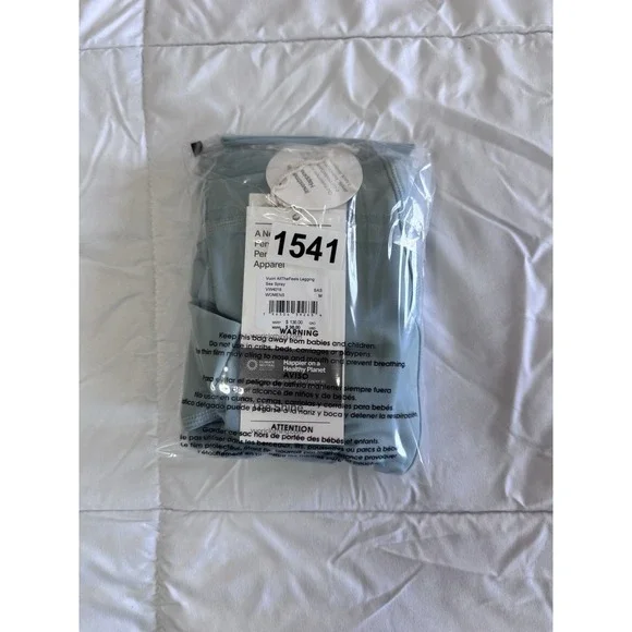 New Vuori AllTheForm Legging Size Medium Sea Spray Blue Stretchy Workout NWT - Picture 10 of 10